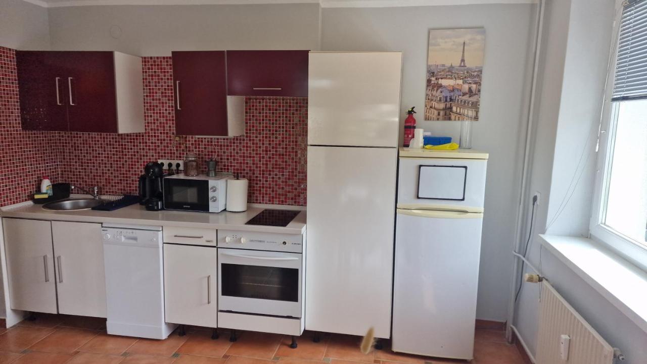 Lovely Condo With Free Parking リュブリャナ エクステリア 写真